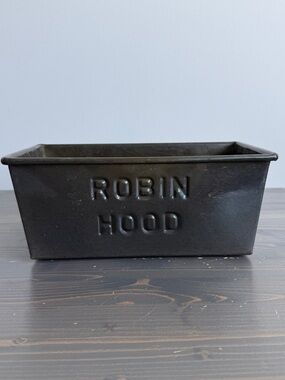 Vintage metal ROBIN HOOD loaf pan